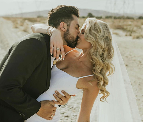 row-Wedding photo of a couple